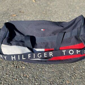 Tommy Hilfiger Duffel- hand & strap